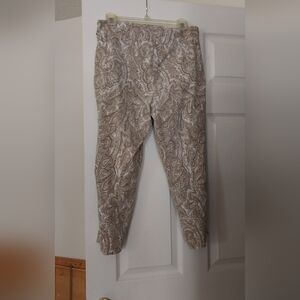 Women's paisley Capri pants